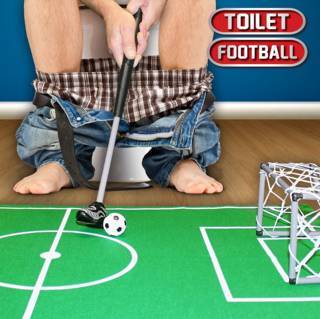 Treffer, versenkt: Toilettenfußball